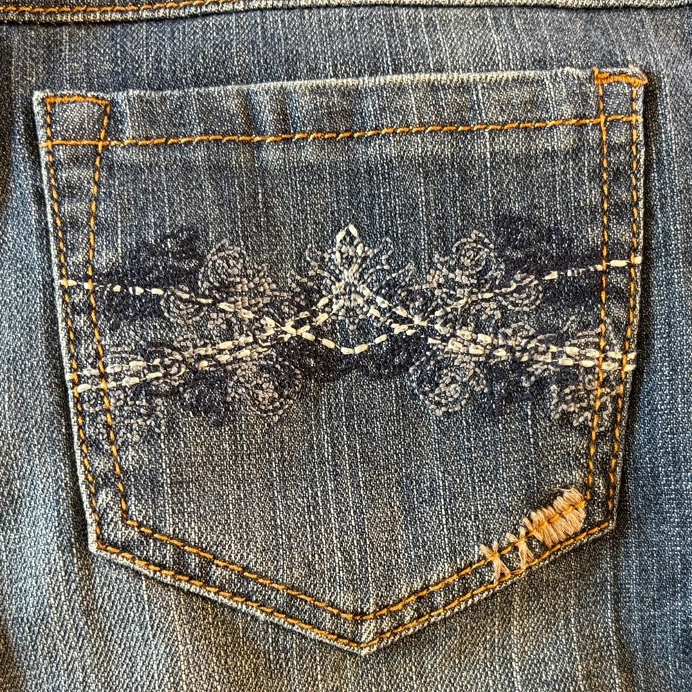 Mudd Dark Blue Flared Jeans for Women NWTS Size 9 Distressed - Picture 7 of 12